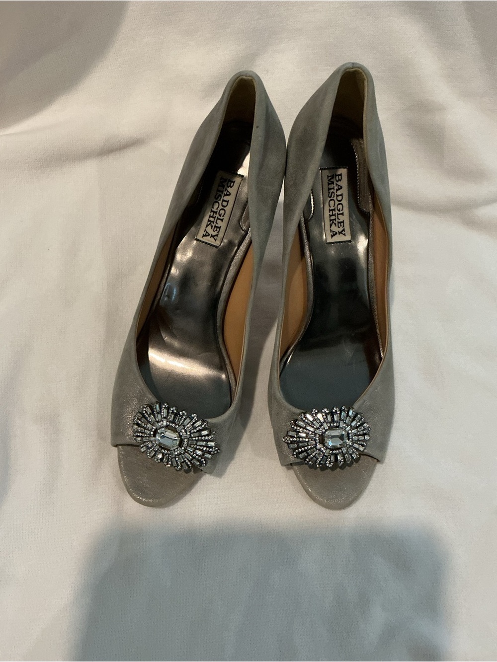 Badgley Mischka Silver-Gray Embellished Peep-Toe Pumps size 9.5